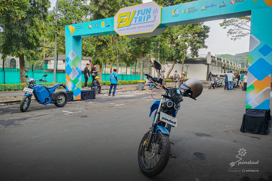 17 Unit Pindad Moto EV Ikuti EV Fun Trip Bersama Gubernur Jabar